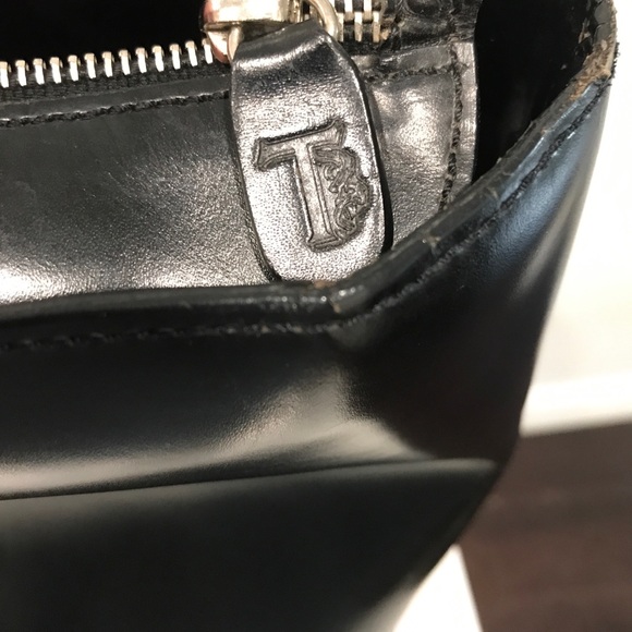 Tod’s Iconic Lady Di Black Tote - Picture 10 of 16
